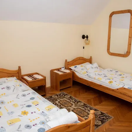 Hubertus Vadaszhaz * Újudvar