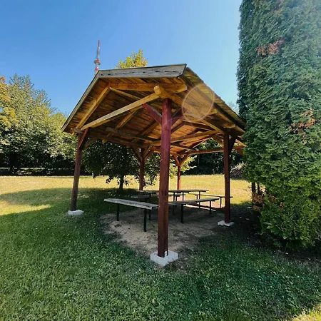 Hubertus Vadaszhaz Pensionat Újudvar